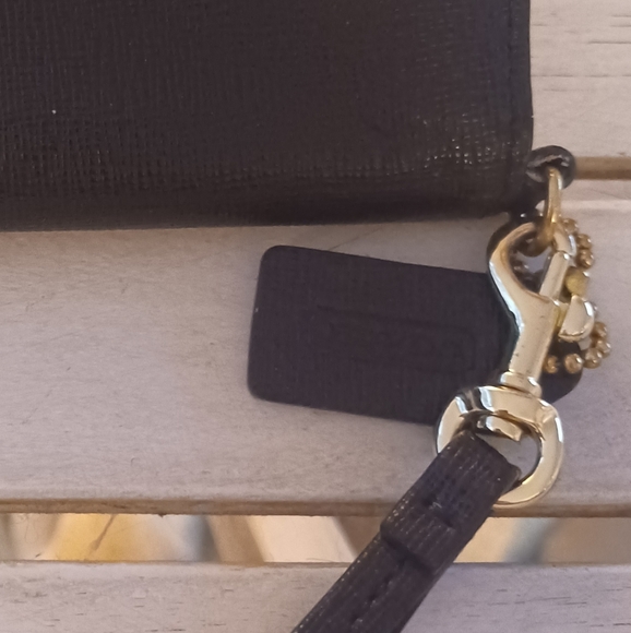 COACH BLACK LEATHER BIFOLD WALLET WRISTLET WITH HANG TAG - Picture 8 of 8